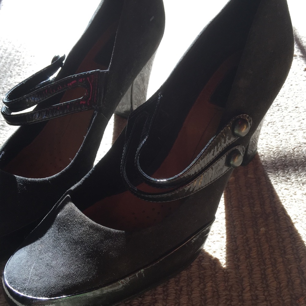 Size 10 M Clarks Black Suede and Leather Heels